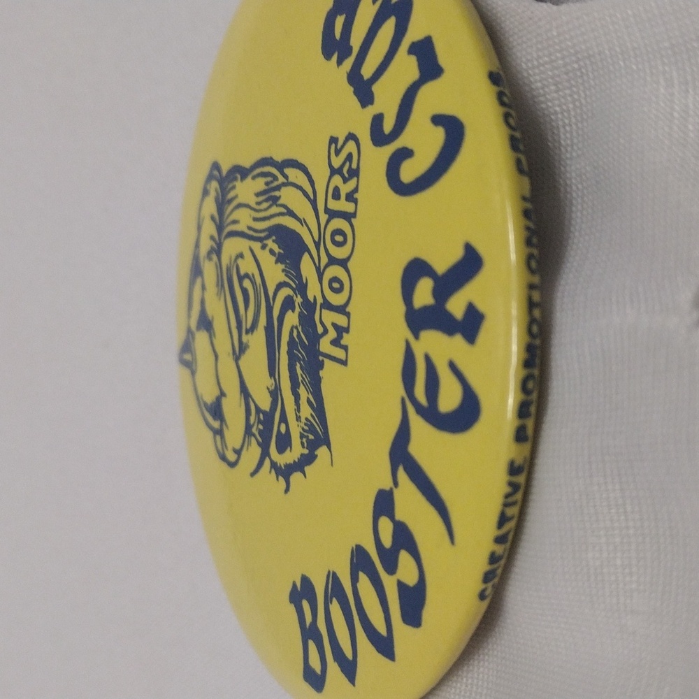 Moors Booter Club Yellow Pin - Picture 6 of 6